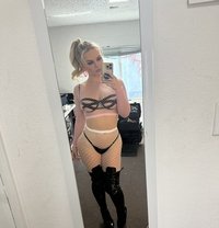 Ericrandall - escort in Chester