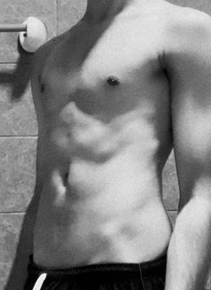 Erik For Women & Couples & Mistress - Acompañantes masculino in Dubai Photo 9 of 18