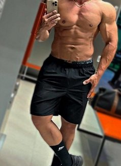 Erik - Acompañantes masculino in Abu Dhabi Photo 3 of 3
