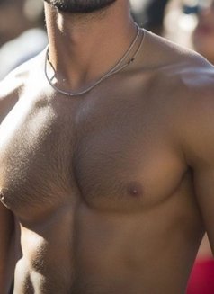 Erik - Male escort in Abu Dhabi Photo 3 of 3