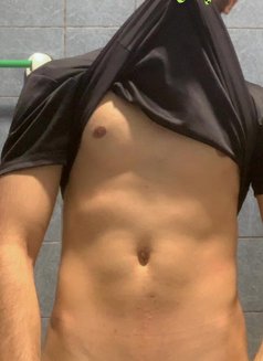 Erik S - Acompañantes masculino in Dubai Photo 7 of 10