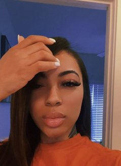 Erikka - dominatrix in Hamilton, Canada Photo 3 of 3