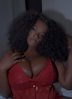 Erin - escort in Dubai Photo 2 of 4