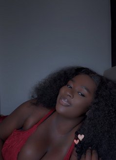 Erin - escort in Dubai Photo 4 of 4