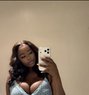 Erin - escort in Dubai Photo 3 of 4