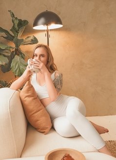 Erin Love - puta in Toronto Photo 21 of 26