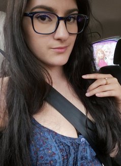 Erine - escort in Paris Photo 1 of 4