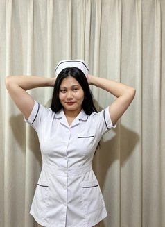 Erine - escort in Manila Photo 2 of 6