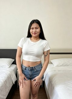 Erine - escort in Manila Photo 6 of 6