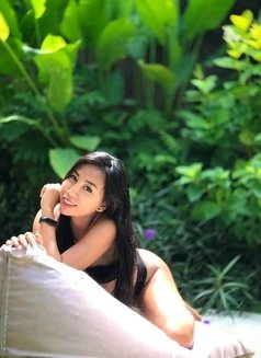 Erlina, Indonesian Camshow - puta in Bangalore Photo 1 of 9