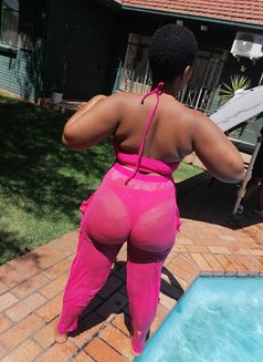 Erotic Barbie - puta in Johannesburg Photo 5 of 5