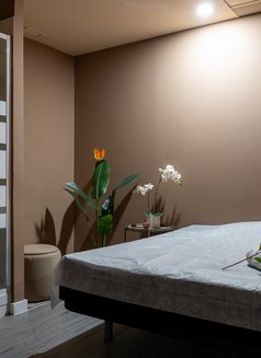 Erotic Massage - escort agency in Barcelona Photo 8 of 16
