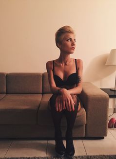 Erotic Massage Russian Girl - masseuse in Dubai Photo 3 of 4