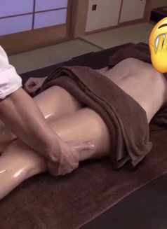 Erotic sensual massage for ladies - Male companion in Dubai Photo 3 of 7
