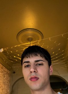 Ertoo - Male escort in İstanbul Photo 2 of 5