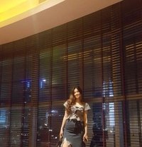 Eryana Young Girl - puta in Jakarta