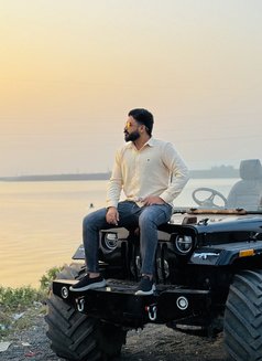 Escort Boy - Male escort in Rajkot Photo 1 of 4