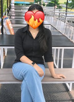Escort cam & real escort - escort in Hyderabad Photo 1 of 6