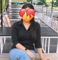 Escort cam & real escort - puta in Hyderabad Photo 1 of 6