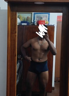 Cam , Meetup , Full Night, couples - Male adult performer in Colombo Photo 1 of 8