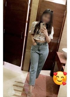 Escort in Bangalore, Kanada Girl - escort in Bangalore Photo 1 of 5