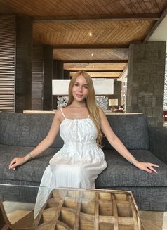 Escort in BGC escort in Makati - escort in Manila Photo 18 of 22