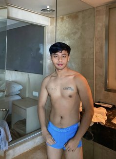 Escort massage Good service - Acompañantes masculino in Kuala Lumpur Photo 9 of 11