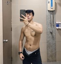 Escort massage Good service - Male escort in Kuala Lumpur Photo 1 of 16