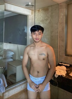 Escort massage Good service - Male escort in Singapore Photo 3 of 12