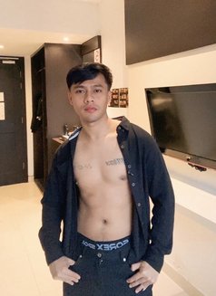 Escort massage Good service - Male escort in Singapore Photo 5 of 12