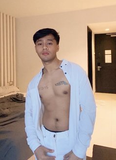 Escort massage Good service - Male escort in Singapore Photo 6 of 12