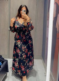 Escort Service Available - escort in Mumbai Photo 1 of 2