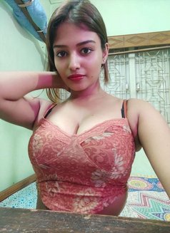 Escort service Gurgaon Nidhi - escort agency in Noida Photo 3 of 9