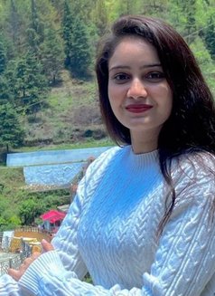 Escort service Gurgaon Nidhi - escort agency in Noida Photo 6 of 9