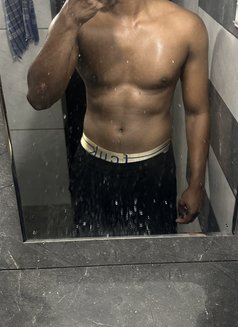 Escort Service - Acompañantes masculino in Kochi Photo 1 of 3