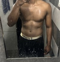Escort Service - Acompañantes masculino in Kochi