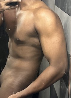 Escort Service - Acompañantes masculino in Kochi Photo 3 of 3