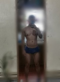 Escort Tyler - Male escort in Manila Photo 4 of 5