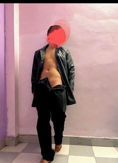 Escortic male escort - Acompañantes masculino in Noida Photo 14 of 15