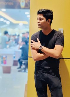 Escortic male escort - Acompañantes masculino in Noida Photo 10 of 13