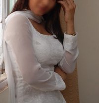 Escorts Near Red Fox Aerocity Delhi - puta in New Delhi Photo 1 of 1