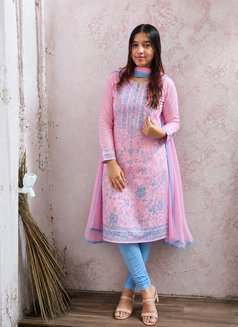Escorts Service in Hyderabad / Pay Cash - puta in Hyderabad Photo 1 of 5