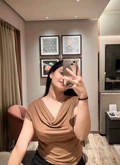 Esha - escort in Candolim, Goa Photo 2 of 4