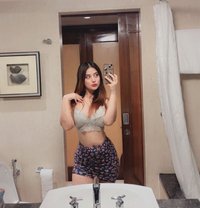 Esha - escort in Sharjah Photo 1 of 4