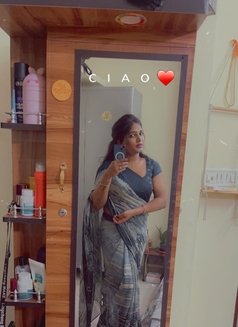 Esha - Transsexual escort in Bangalore Photo 3 of 4