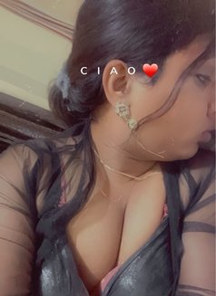 Esha - Transsexual escort in Bangalore Photo 3 of 4