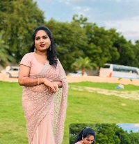 Esha - Transsexual escort in Bangalore Photo 4 of 6