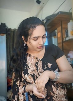 Esha - Transsexual escort in Bangalore Photo 9 of 10