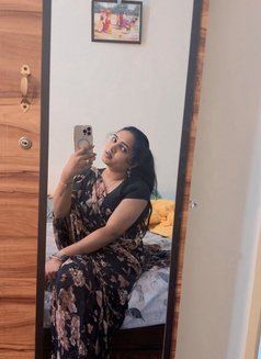 Esha - Transsexual escort in Bangalore Photo 10 of 10