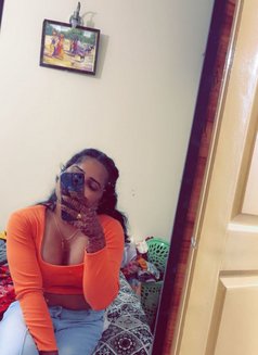 Esha - Acompañantes transexual in Hyderabad Photo 2 of 2
